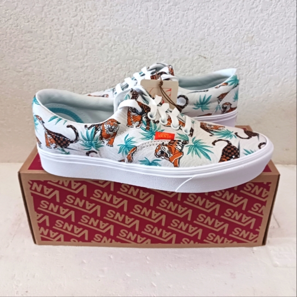 Vans - Picture 1 of 4